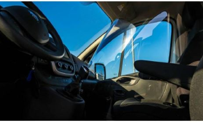 scherm in auto.JPG
